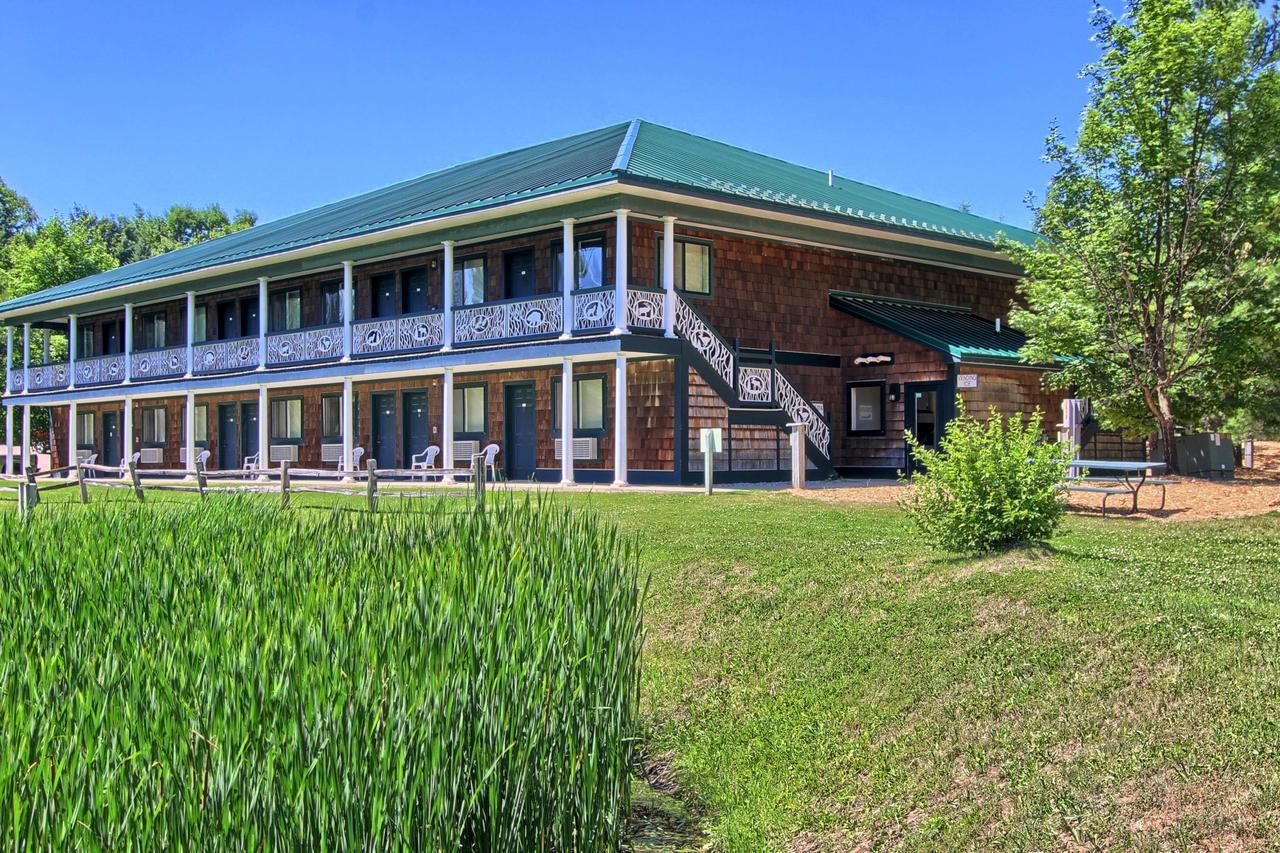 The Legend Cottage Inn Bellaire Extérieur photo
